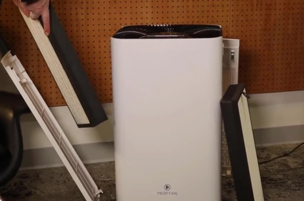 Medify MA-112 includes wheels